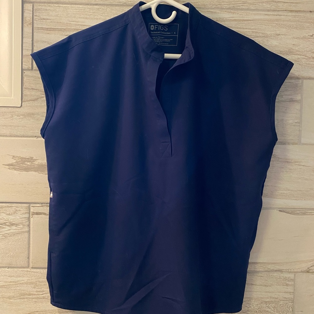 FIGS - Woman’s S - Navy - Rafaela Oversized scrub top
